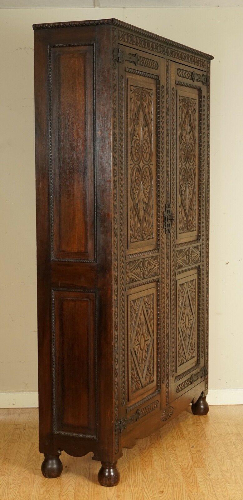 Very Stunning Heavily Carved Oak Cloakroom Housekeepers Hall Cabinet 3