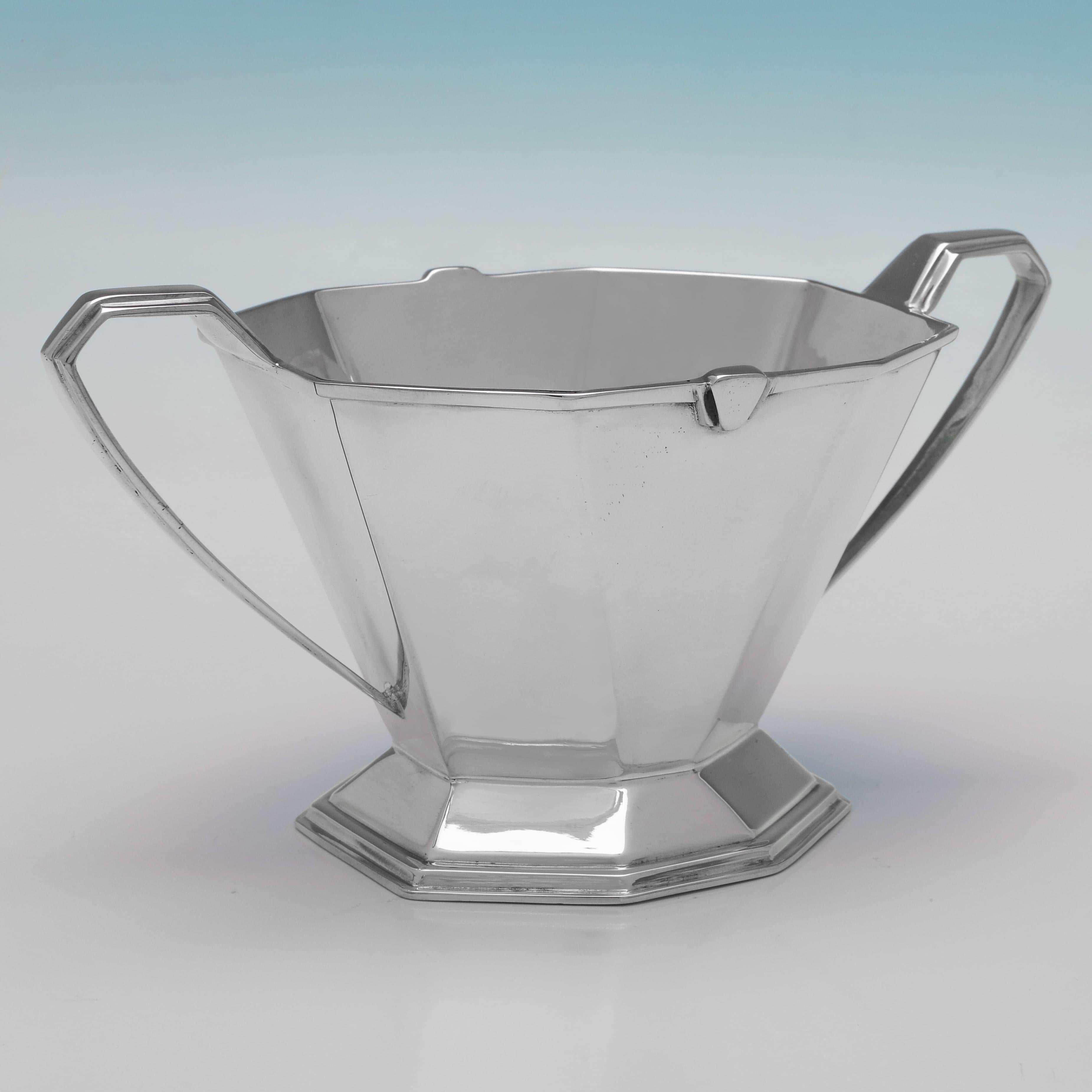 Argent sterling Service à thé Art déco très élégant en argent sterling fabriqué en 1937 par Lee & Wigfull en vente