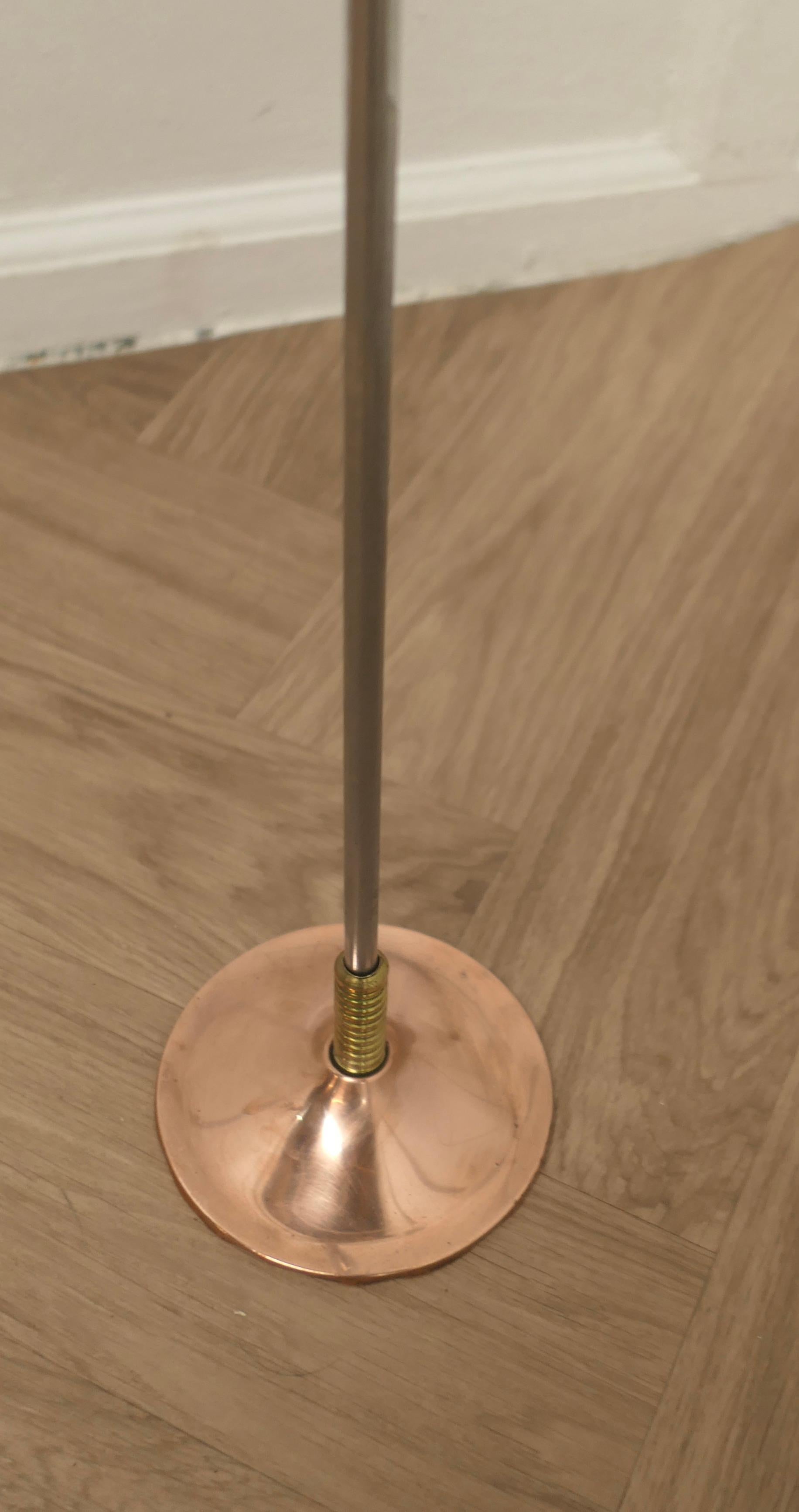 Inizio XX secolo Spada Poker in rame e ottone molto elegante di Arts and Crafts in vendita