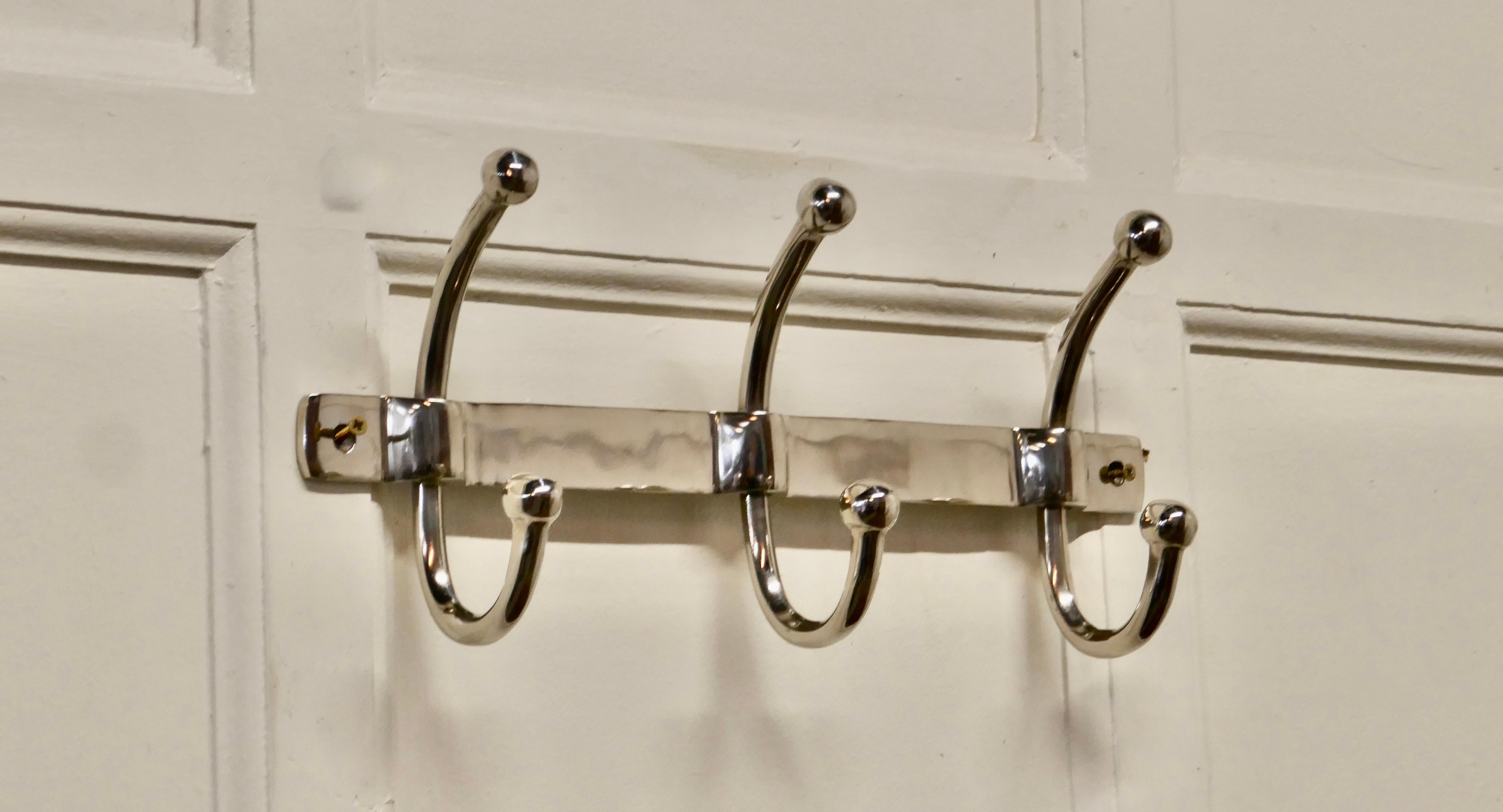 Very Stylish Chrome Cloakroom Coat Rack In Good Condition In Chillerton, Isle of Wight