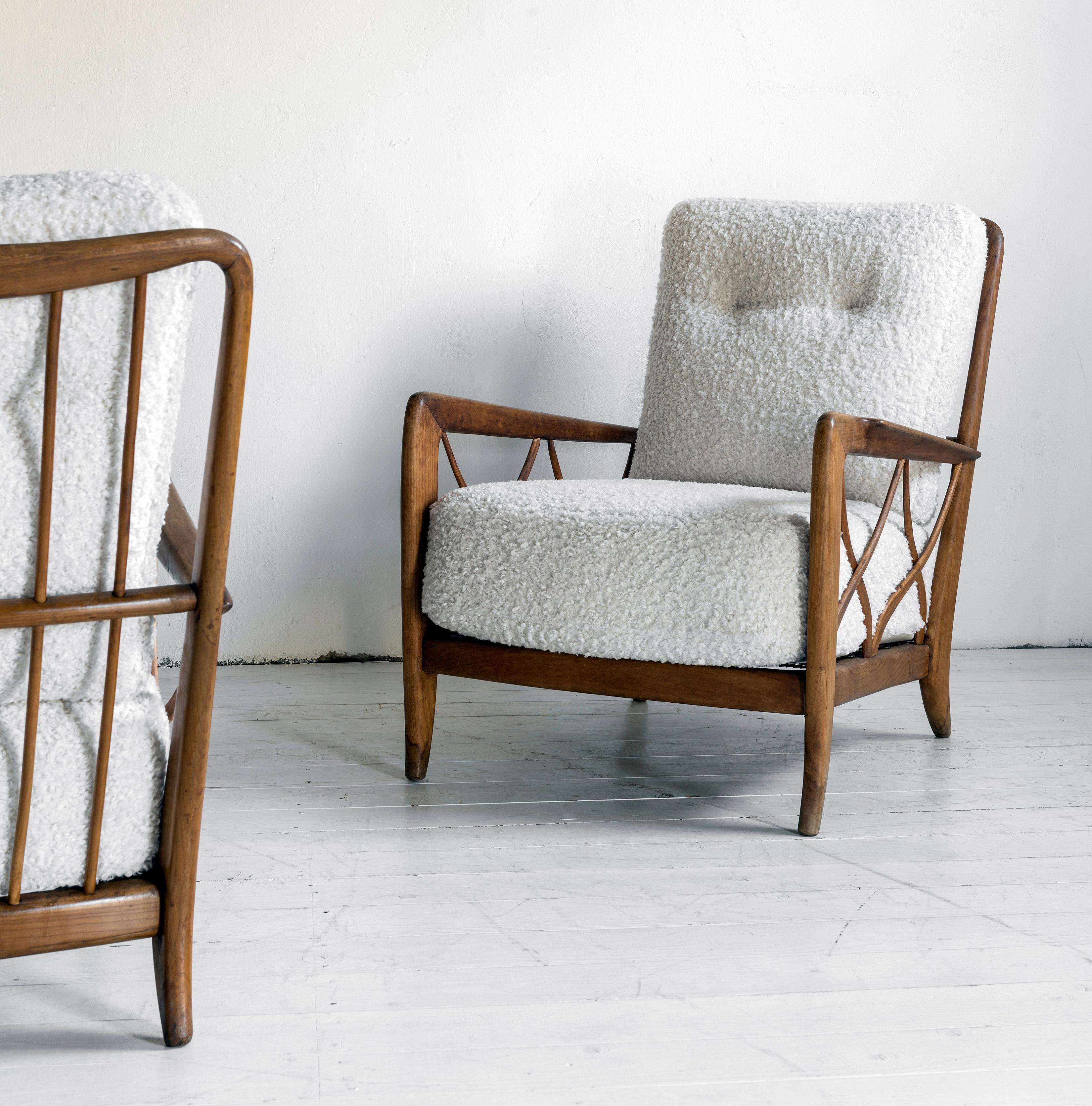 Mid-Century Modern Very Stylish pair of Italian 1950ies chairs attributed to Paolo Buffa For Sale