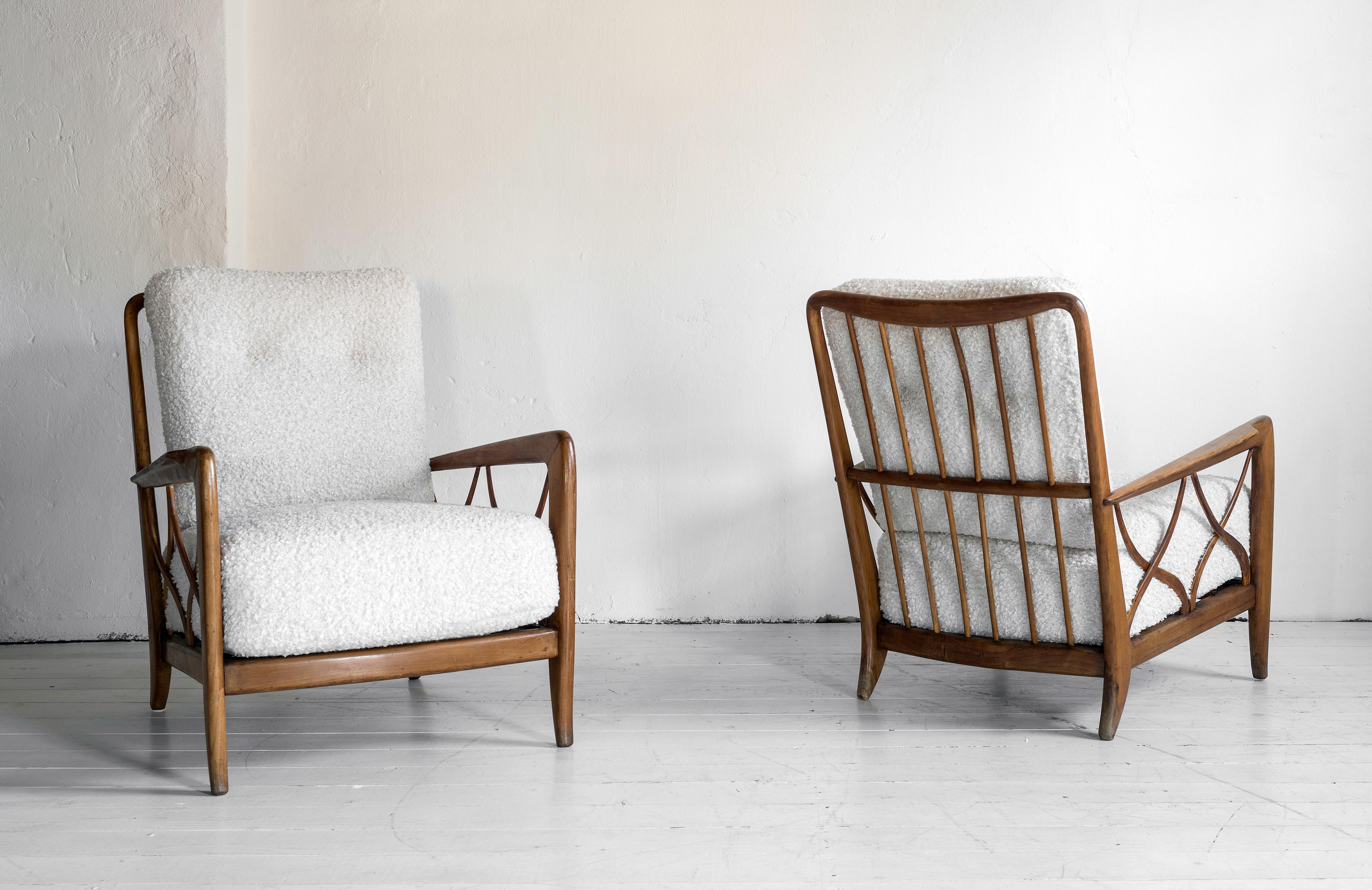Very Stylish pair of Italian 1950ies chairs attributed to Paolo Buffa In Good Condition For Sale In Jesteburg, DE