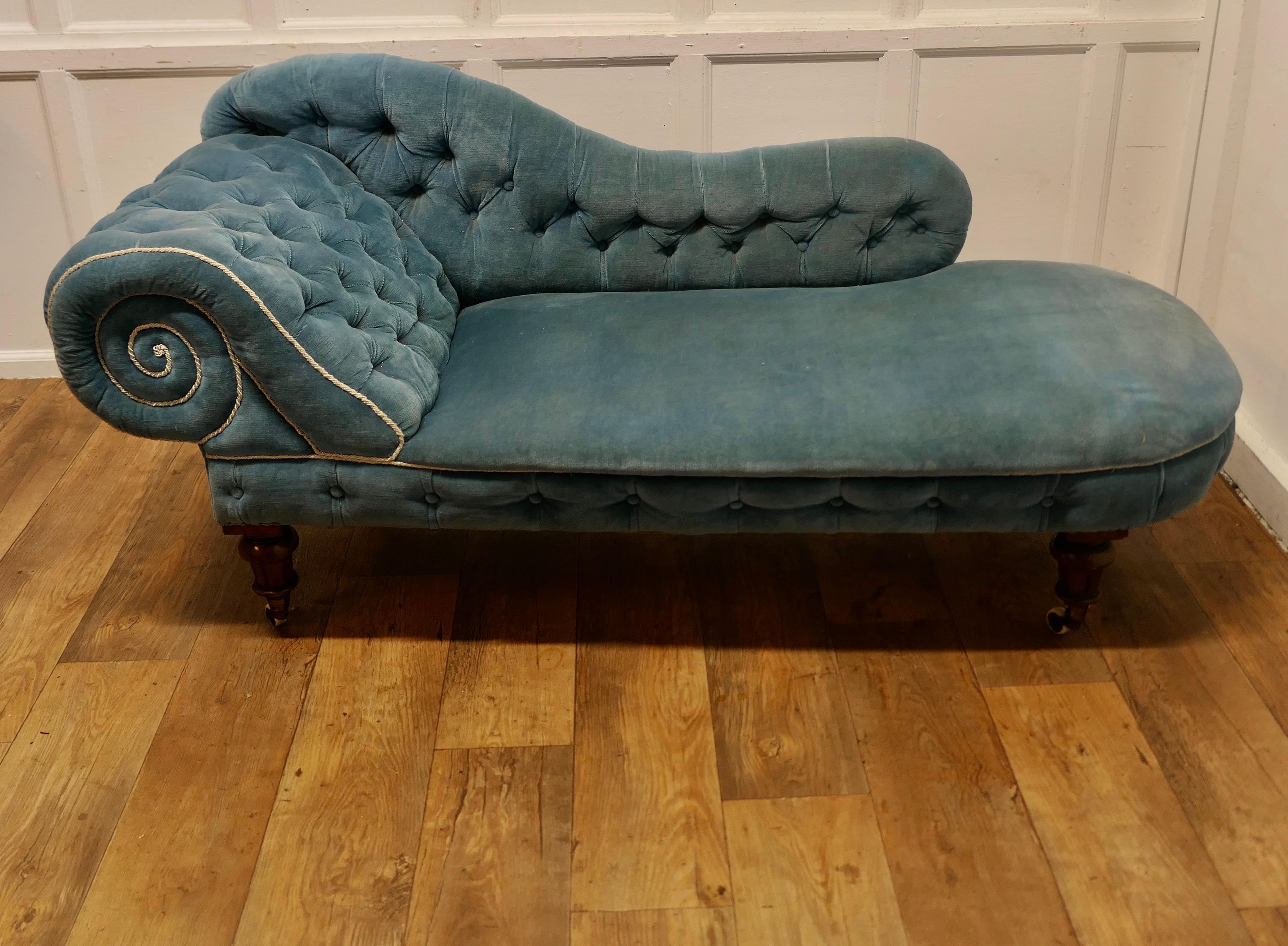 Chaise longue o cama de día victoriana de terciopelo muy elegante 2