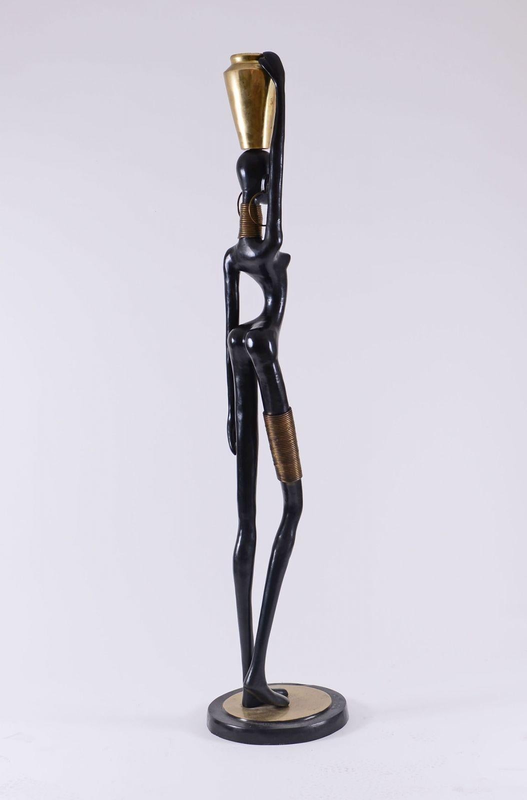 Africano Scultura Ndebele in bronzo molto alta, originale Mid-Century Modern, anni '50 in vendita