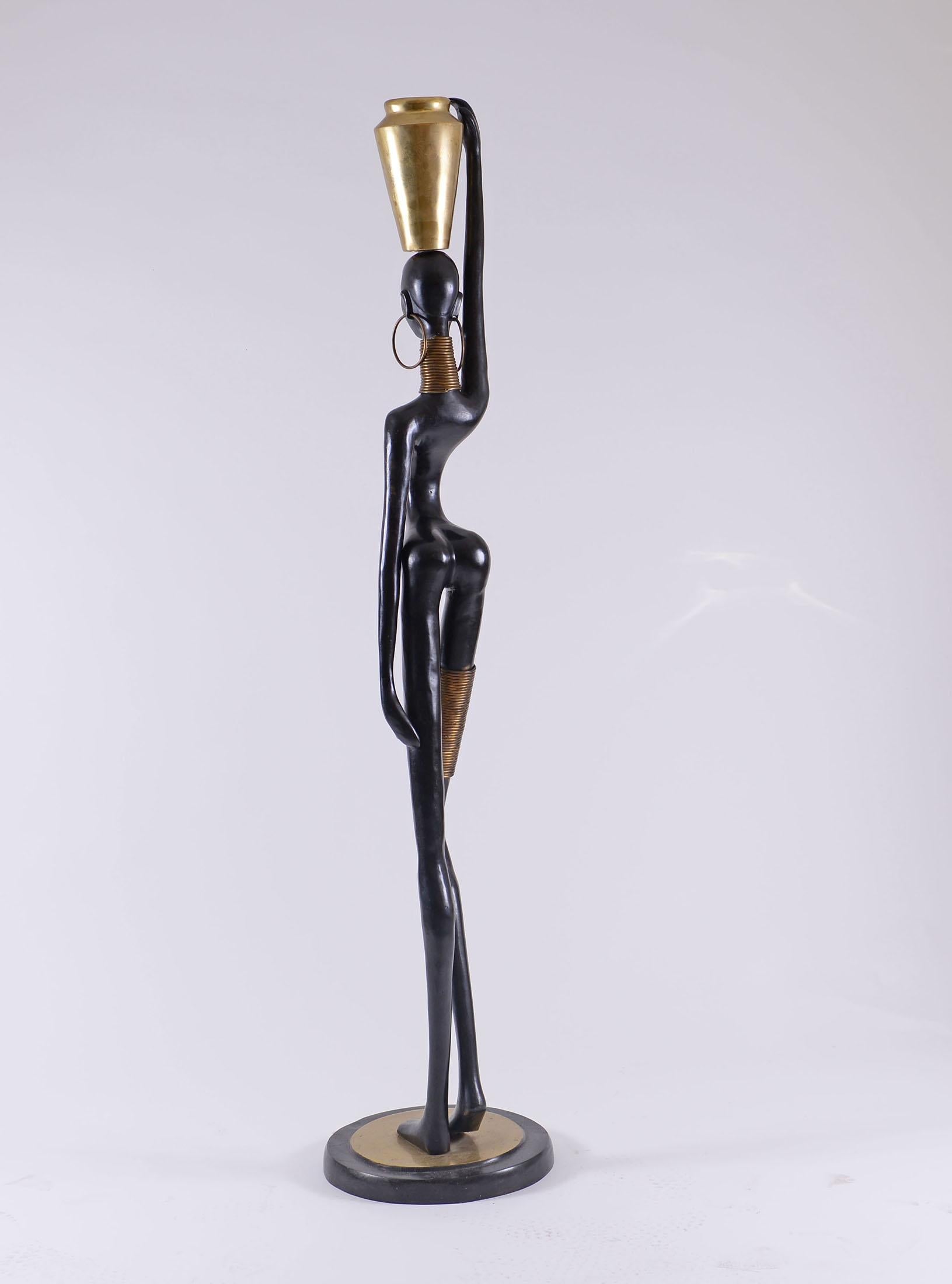 Very Tall Bronze Ndebele Sculpture, Original Mid-Century Modern, 1950s In Good Condition For Sale In Vienna, AT