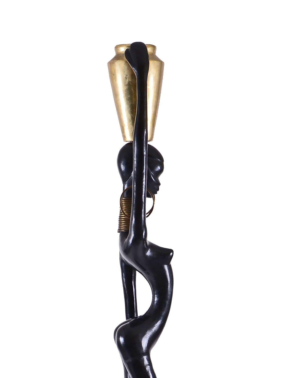 Patinato Scultura Ndebele in bronzo molto alta, originale Mid-Century Modern, anni '50 in vendita