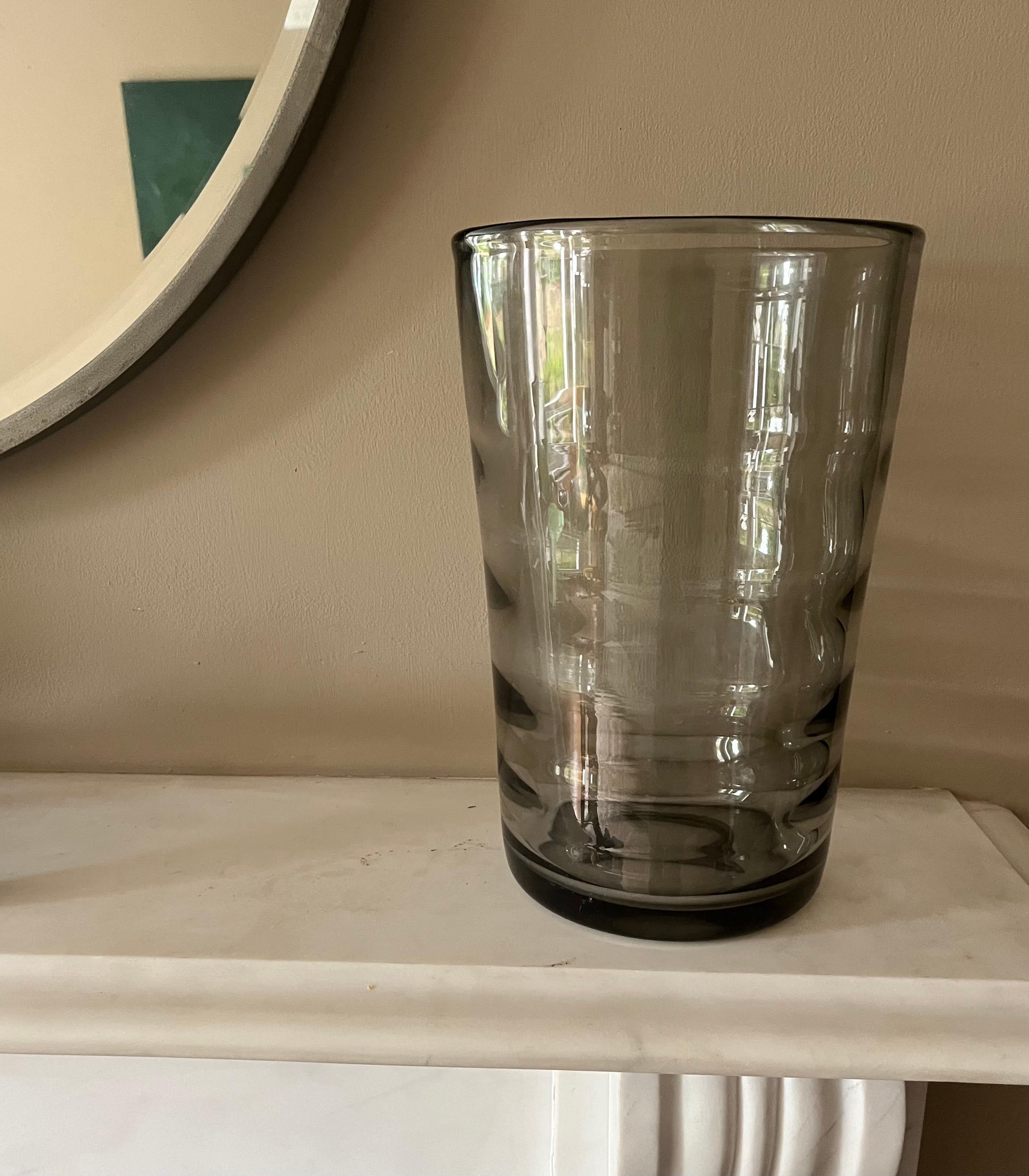 Jarrón muy alto de vidrio soplado a mano c.1950's sueco en Bueno estado para la venta en London, GB