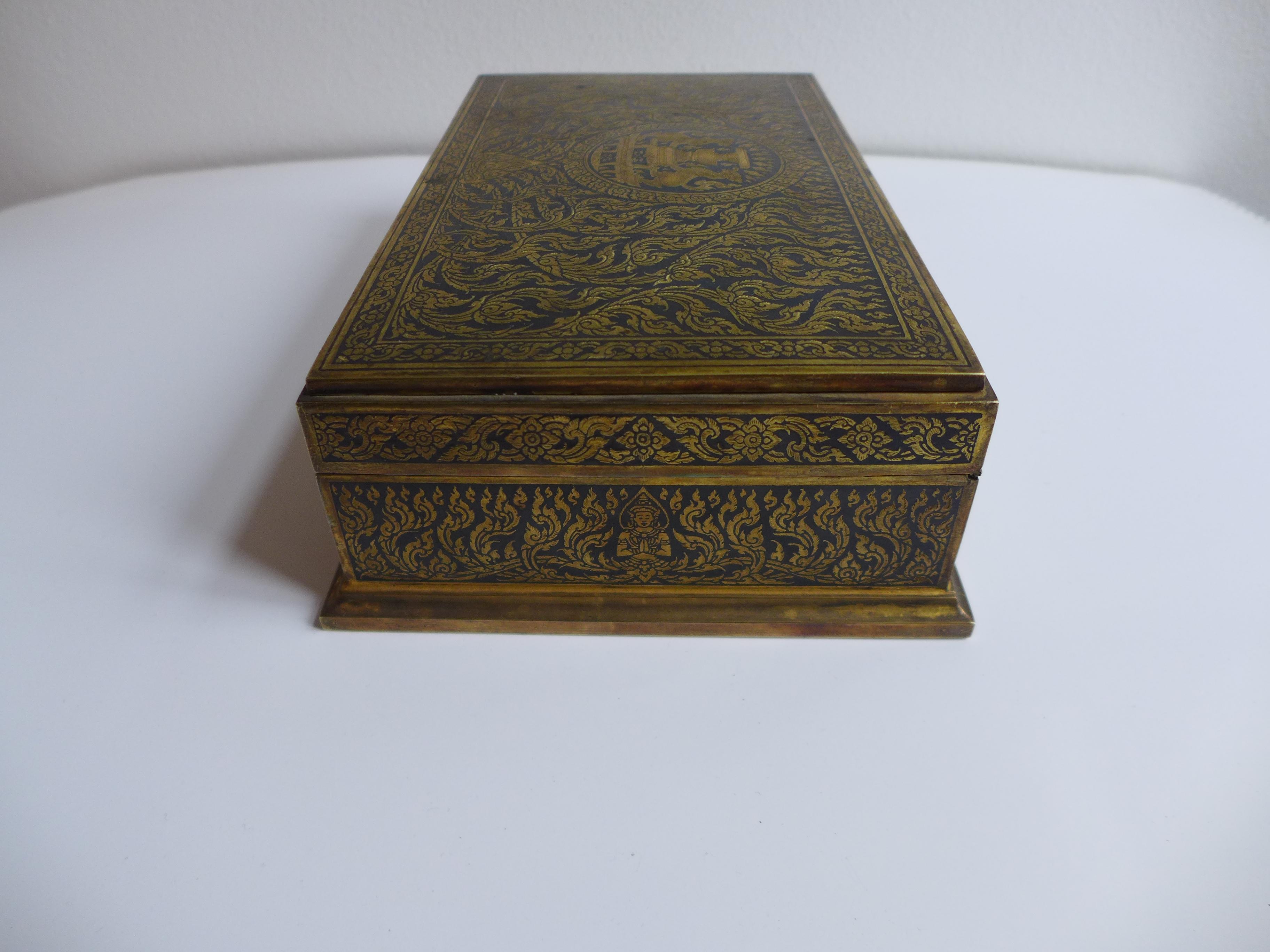 Austriaco Scatola regalo molto particolare proveniente dalla Thailandia per l'Austria 1968 in vendita