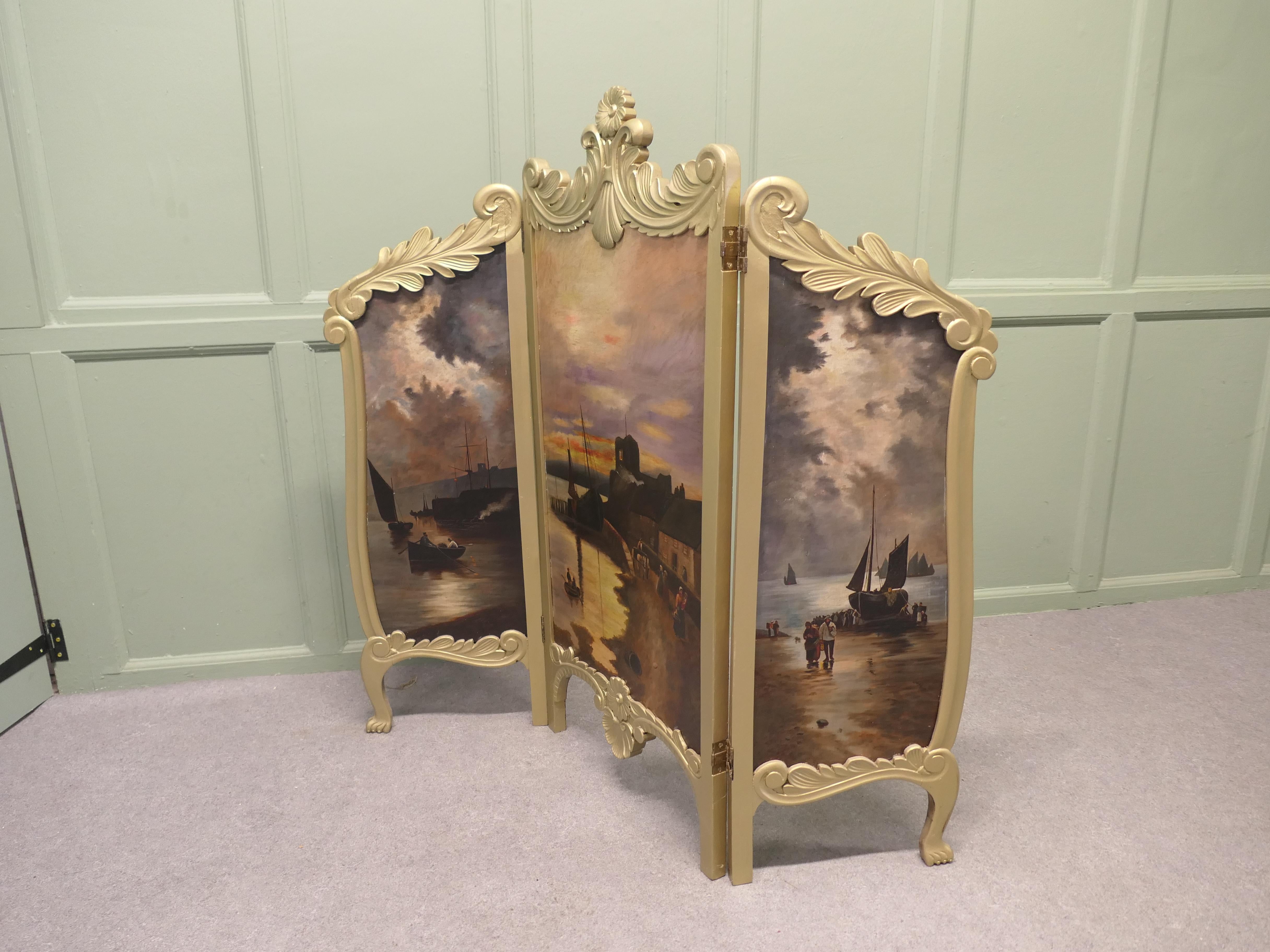 Paravento a 3 pieghe dipinto, molto insolito, parafuoco dorato In condizioni buone in vendita a Godshill, Isle of Wight