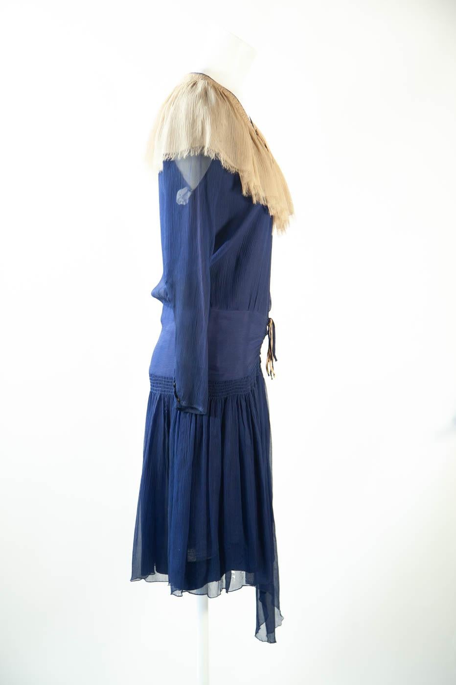Kleid aus 100% Seidenchiffon aus den 1920er Jahren. Wie es ist.