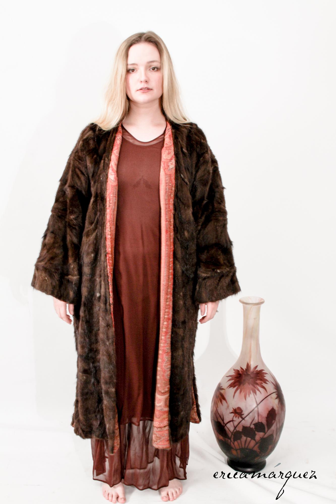 Orange TRES VINTAGE, Manteau de fourrure vintage réversible avec revers en imprimé Paisley, années 1960 en vente