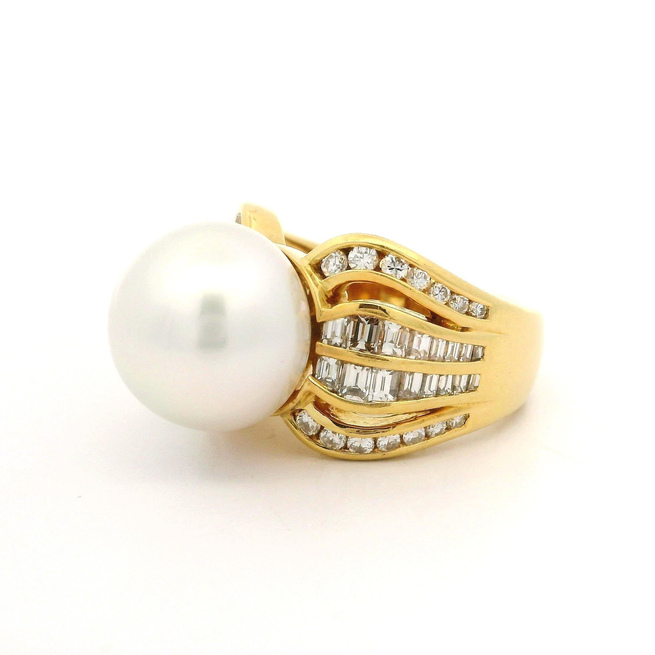 Very Well Made 18k Yellow Gold 12.8mm Pearl w/ 1.47ct Diamond Wide Cocktail Ring For Sale 5