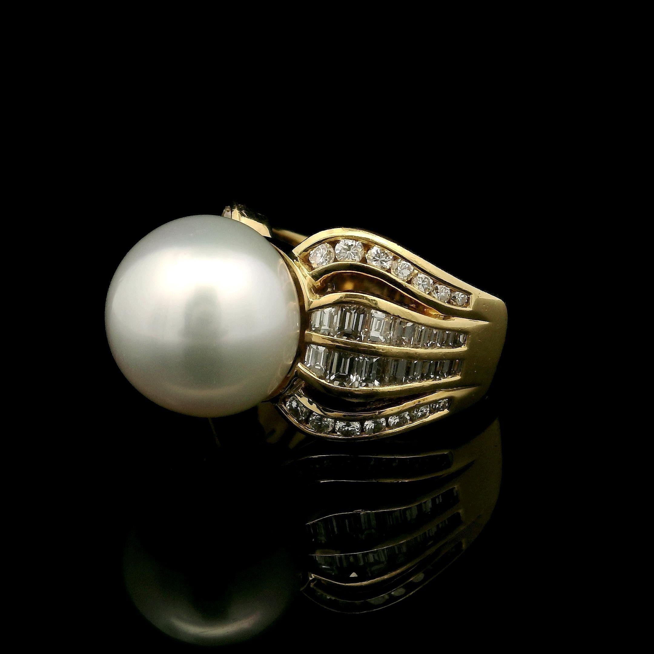 Very Well Made 18k Yellow Gold 12.8mm Pearl w/ 1.47ct Diamond Wide Cocktail Ring In Excellent Condition For Sale In Montclair, NJ
