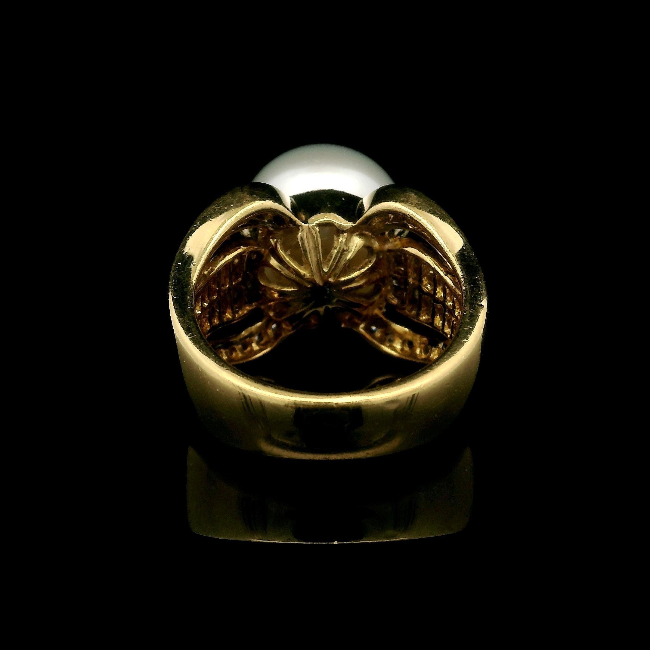 Very Well Made 18k Yellow Gold 12.8mm Pearl w/ 1.47ct Diamond Wide Cocktail Ring For Sale 1