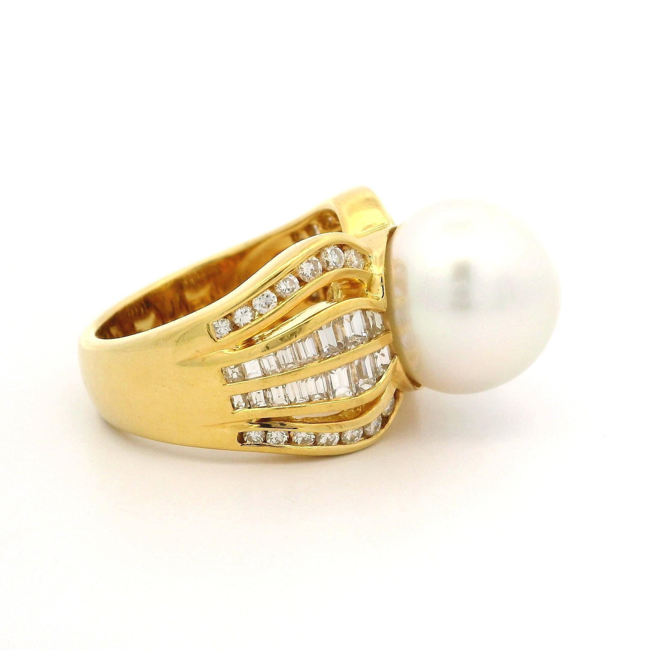 Very Well Made 18k Yellow Gold 12.8mm Pearl w/ 1.47ct Diamond Wide Cocktail Ring For Sale 3