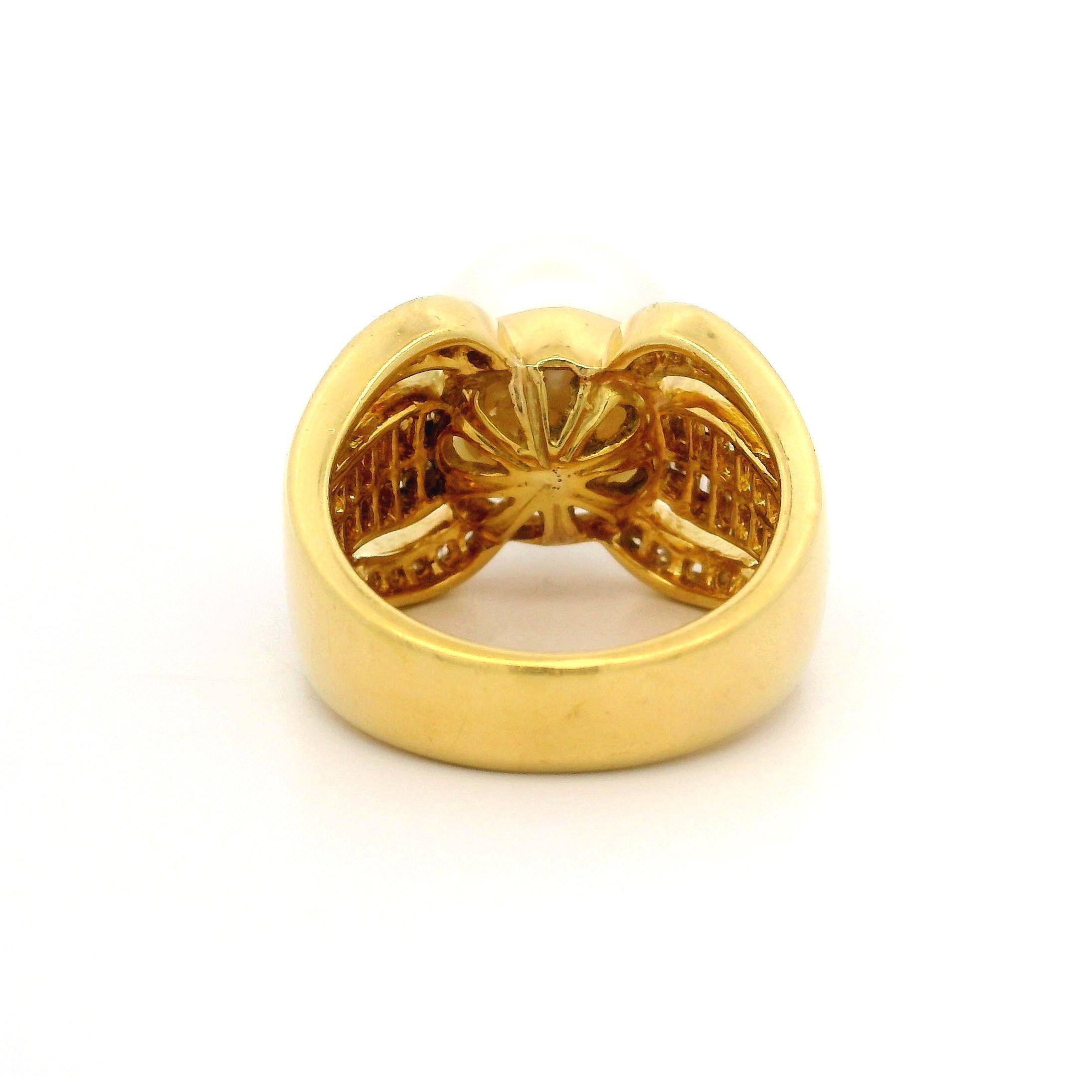 Very Well Made 18k Yellow Gold 12.8mm Pearl w/ 1.47ct Diamond Wide Cocktail Ring For Sale 4