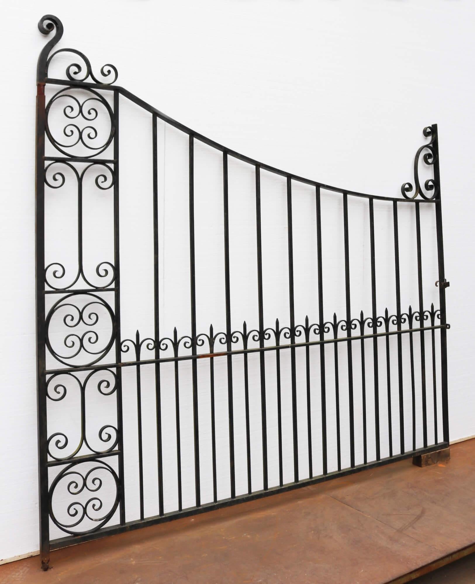 English Very Wide Victorian Style Set of Wrought Iron Driveway Gates 478 cm (15’7”)