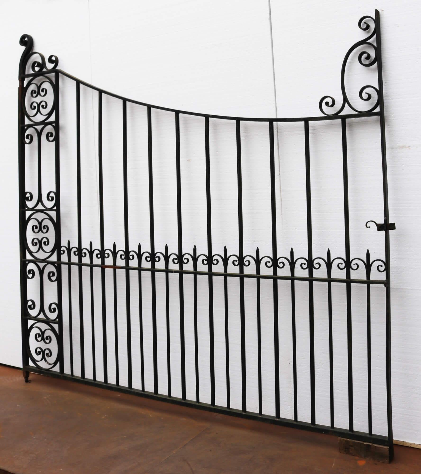 Hand-Crafted Very Wide Victorian Style Set of Wrought Iron Driveway Gates 478 cm (15’7”)