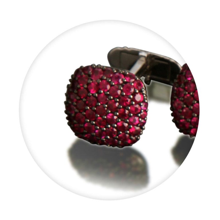 18 kt White Gold Cufflinks featuring Gem Quality Rubies for 4,15 carats. 