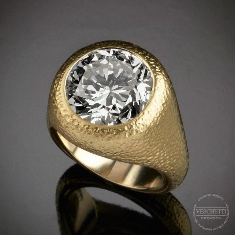 Contemporary Veschetti 18 Karat Yellow Gold and Diamond Ring