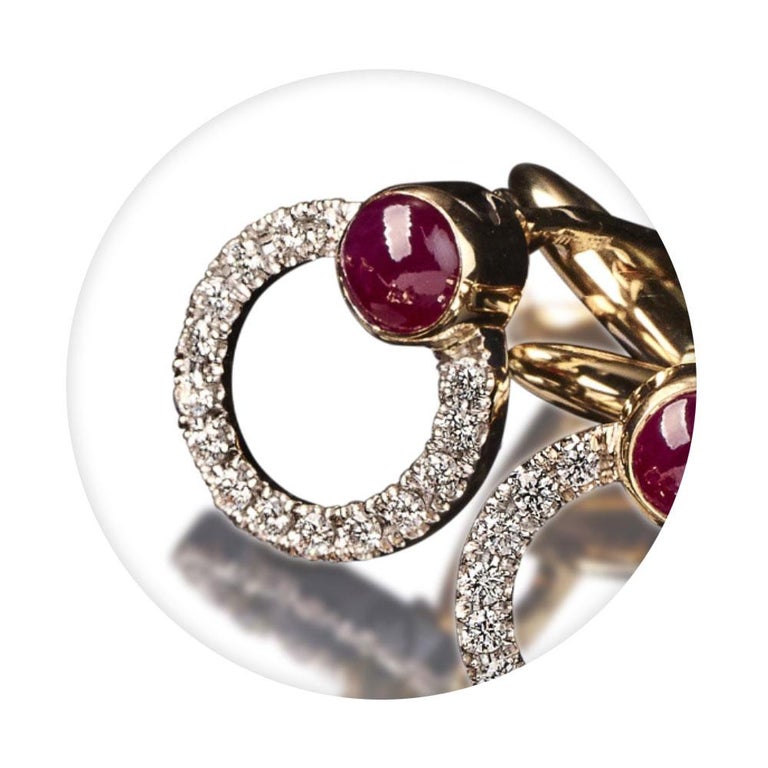 18 kt Yellow Gold Cufflinks featuring Cabochon-cut Rubies for 2,53 carats and Brilliant-cut Diamonds for 0,80 carats, G colour, IF clarity.