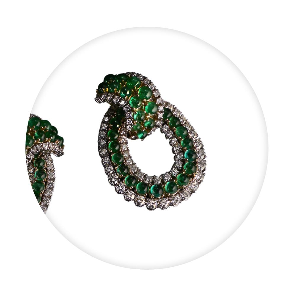 Contemporary Veschetti 18 Karat Yellow Gold, Emerald, Diamond Earrings For Sale