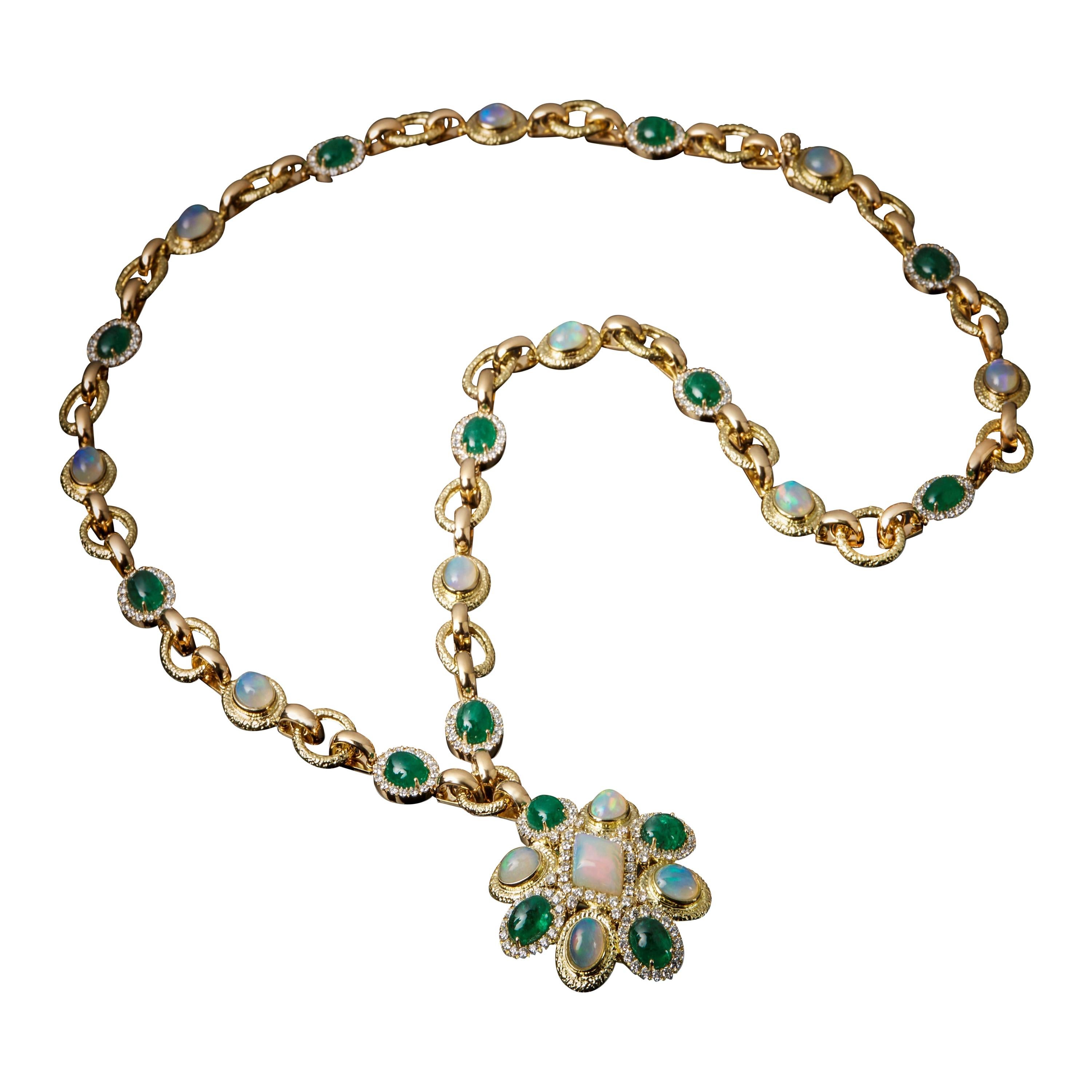 Veschetti 18 Karat Yellow Gold, Onyx and Diamond Pendant Necklace For ...