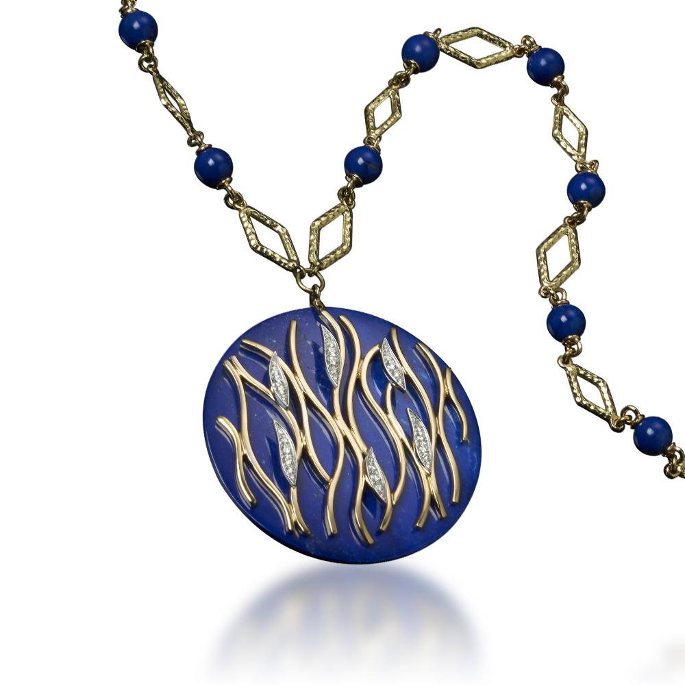 Contemporary Veschetti 18 Karat Yellow Gold, Lapis Lazuli and Diamond Pendant Necklace
