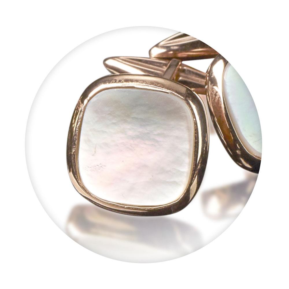 18 kt Yellow Gold Cufflinks featuring White Mother-of-Pearl