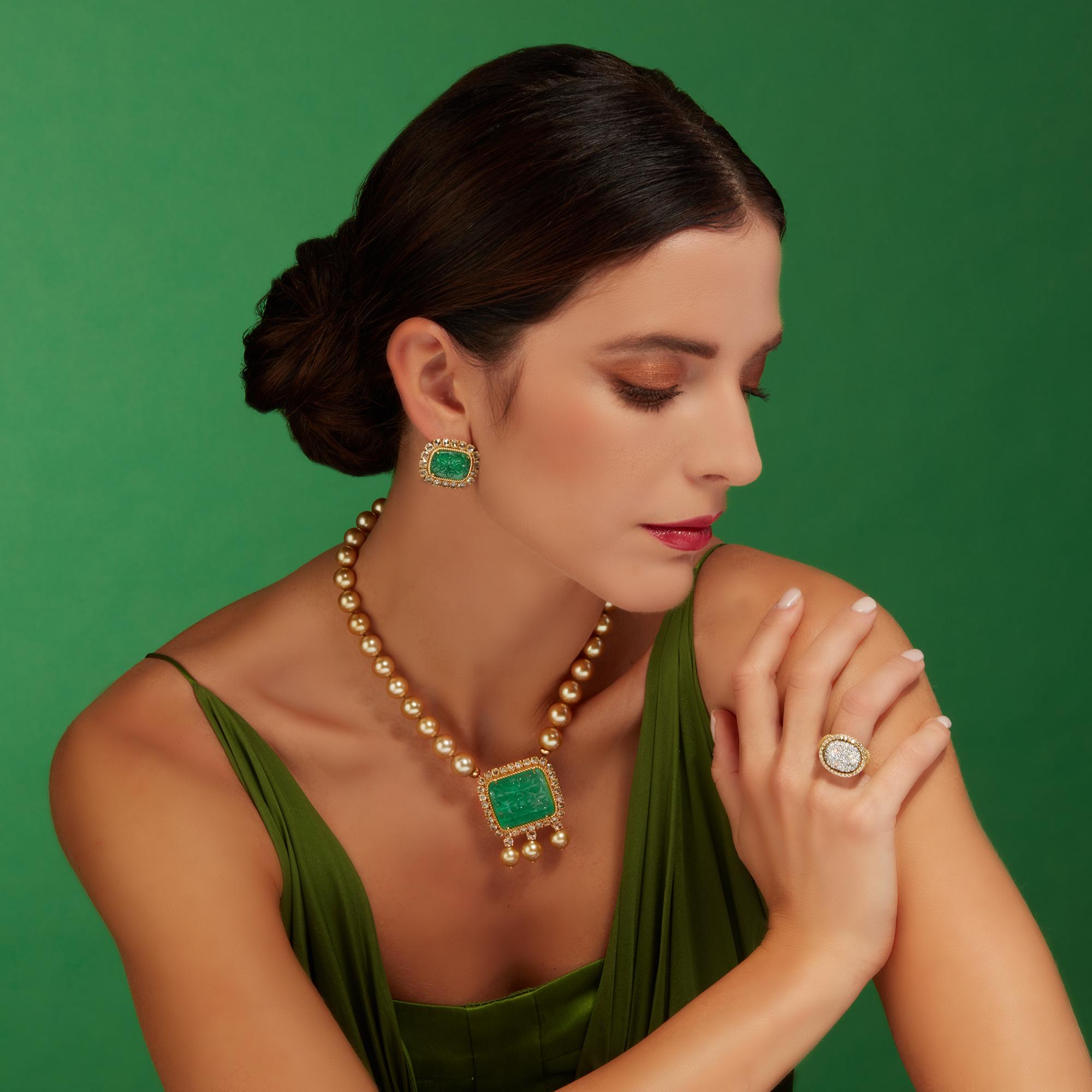 18 Karat Gelbgold, sambischer Smaragd, Diamant-Ohrringe von Enschetti im Zustand „Neu“ im Angebot in Brescia, IT