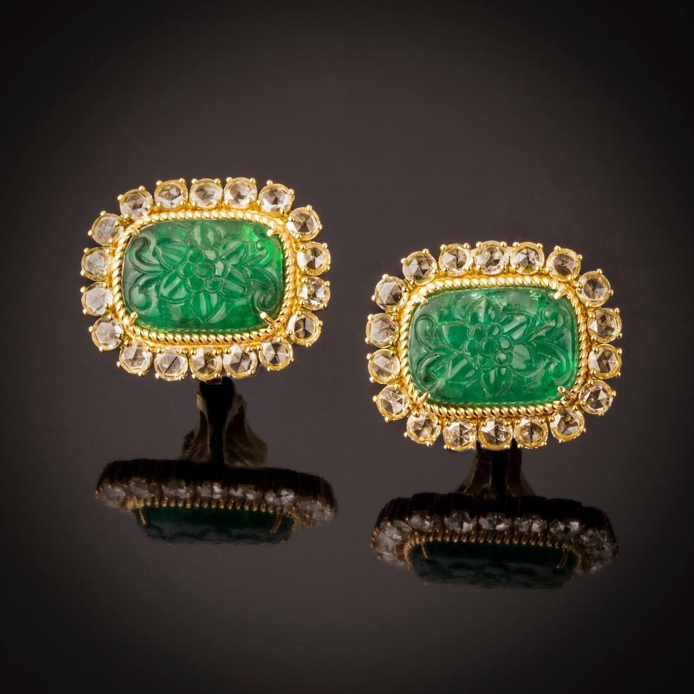 Veschetti-Ohrringe aus 18 Karat Gelbgold, sambischem Smaragd und Diamanten Damen im Angebot