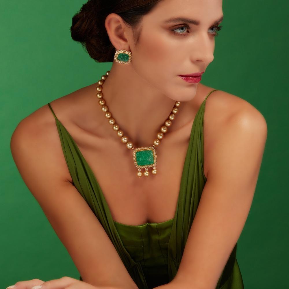 18 Karat Gelbgold, sambischer Smaragd, Diamant-Ohrringe von Enschetti im Angebot 1