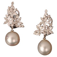 Veschetti 18 Kt White Gold, Pearl and Diamond Earrings