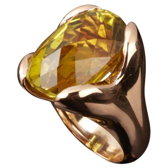 Veschetti 18 Kt Yellow Gold and Quartz Ring For Sale