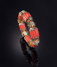 Veschetti 18 Kt Yellow Gold, Coral and Diamond Bracelet