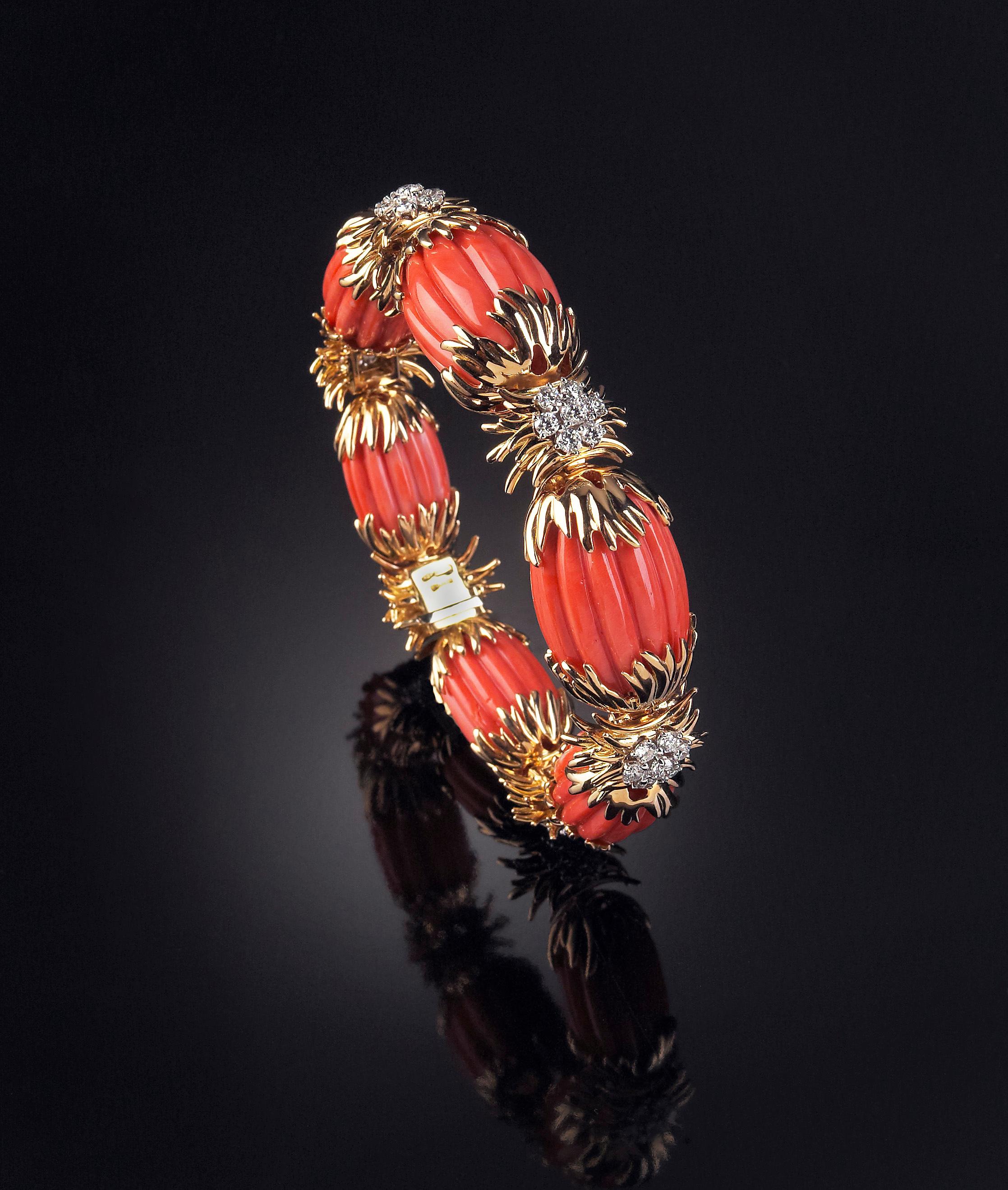 Contemporary Veschetti 18 Kt Yellow Gold, Coral and Diamond Bracelet For Sale