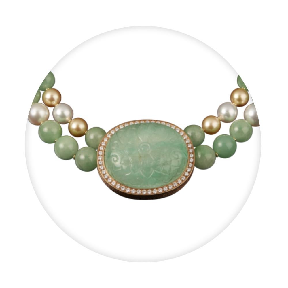 Veschetti-Halskette aus 18 Karat Gelbgold mit Smaragd, Jade, Perle und Diamanten (Zeitgenössisch) im Angebot