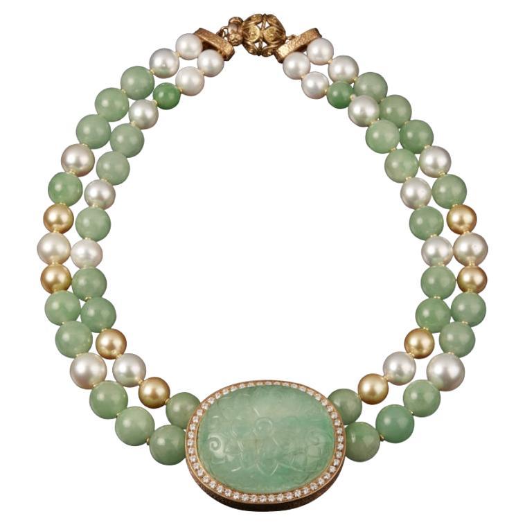 Veschetti-Halskette aus 18 Karat Gelbgold mit Smaragd, Jade, Perle und Diamanten im Angebot
