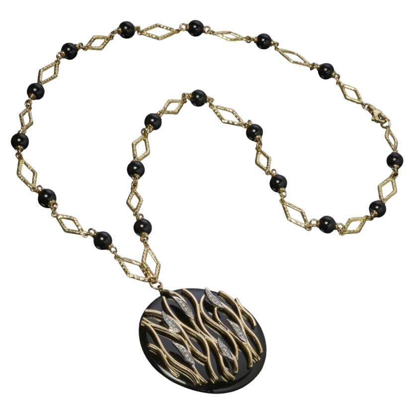 Veschetti 18 Kt Yellow Gold, Onyx and Diamonds Necklace For Sale