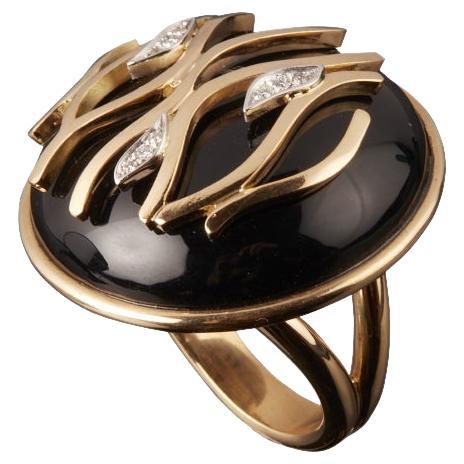 Veschetti 18 Kt Yellow Gold, Onyx and Diamonds Ring For Sale