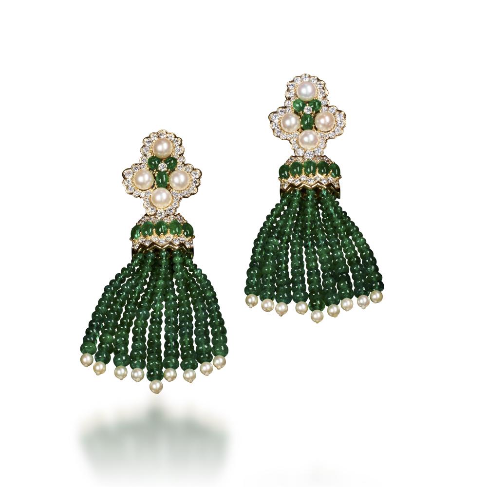 Bead Veschetti 18 Kt Yellow Gold, Oriental Pearl, Emerald and Diamond Dangle Earrings