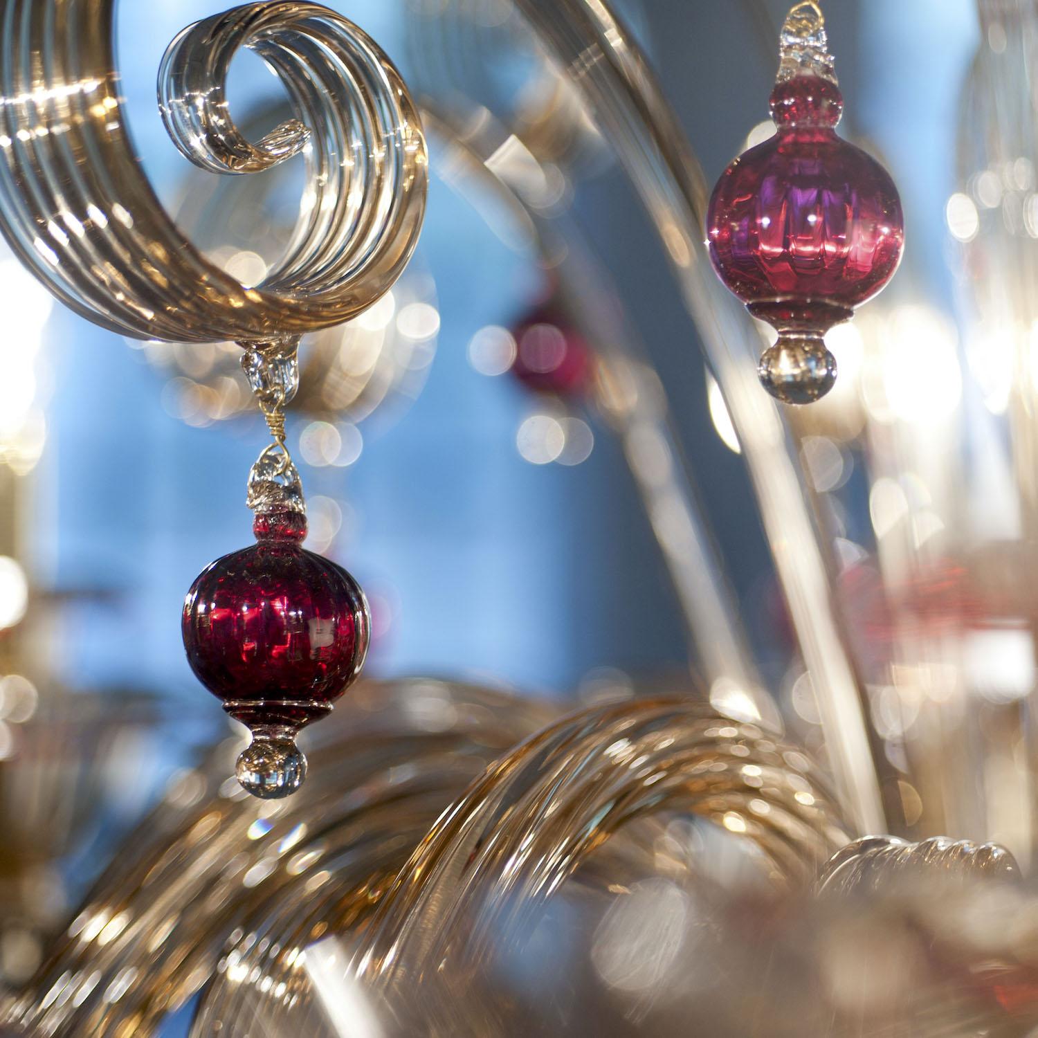 Italian Vespucci Lampadario Elegante Artigianale in Vetro di Murano Dettagli Classici in vendita