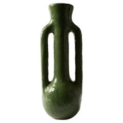 Vase 02 en argile de grès texturée. Fabriqué à la main par Jade Paton pour Lemon