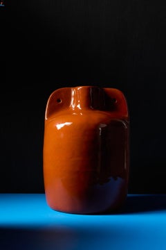 Vasija 07 de arcilla lisa de gres. Hecho a mano por Jade Paton para Lemon