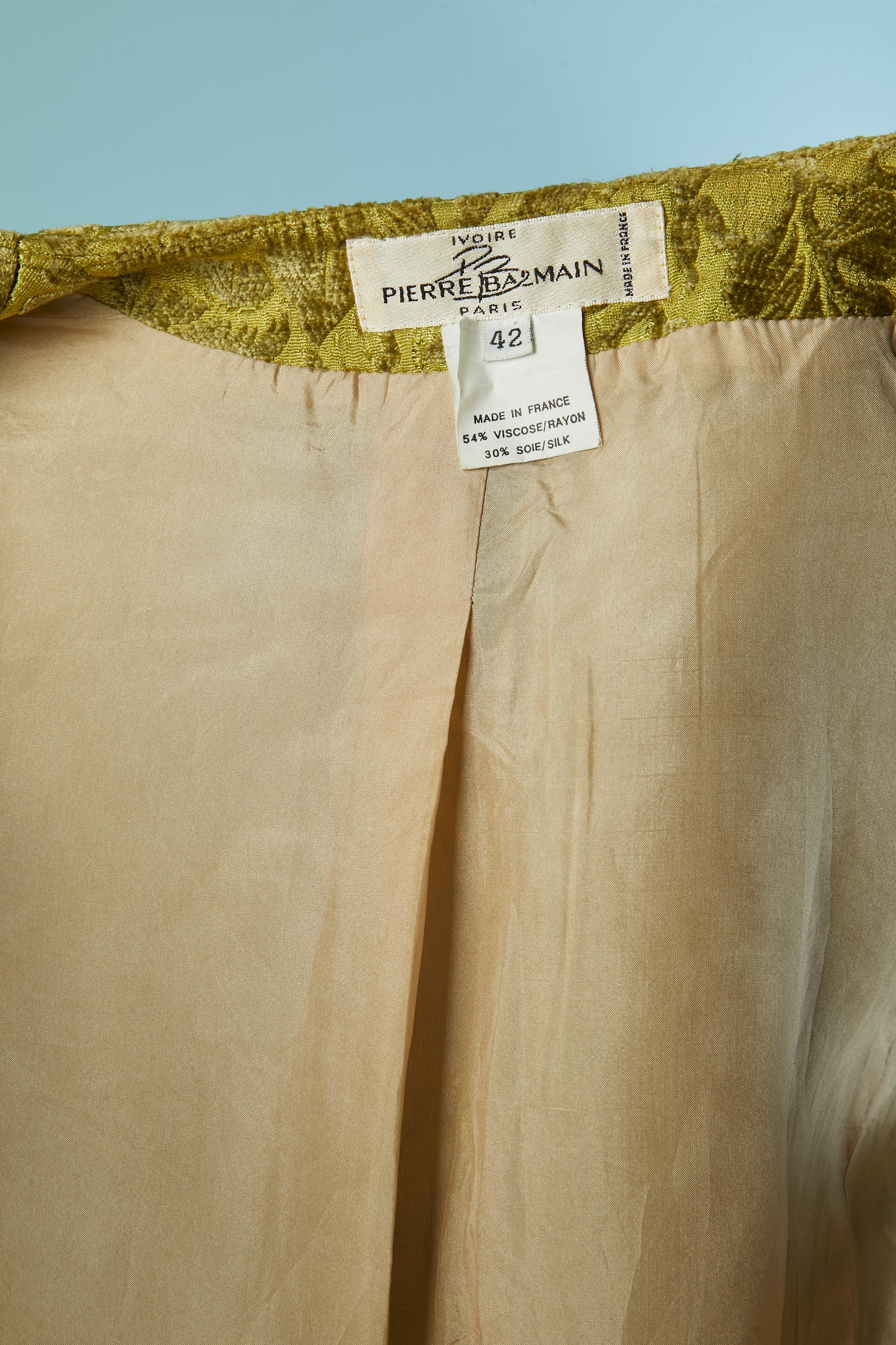 Vest and trouser in damask velvet ensemble PIERRE BALMAIN IVOIRE Circa 1970's For Sale 6