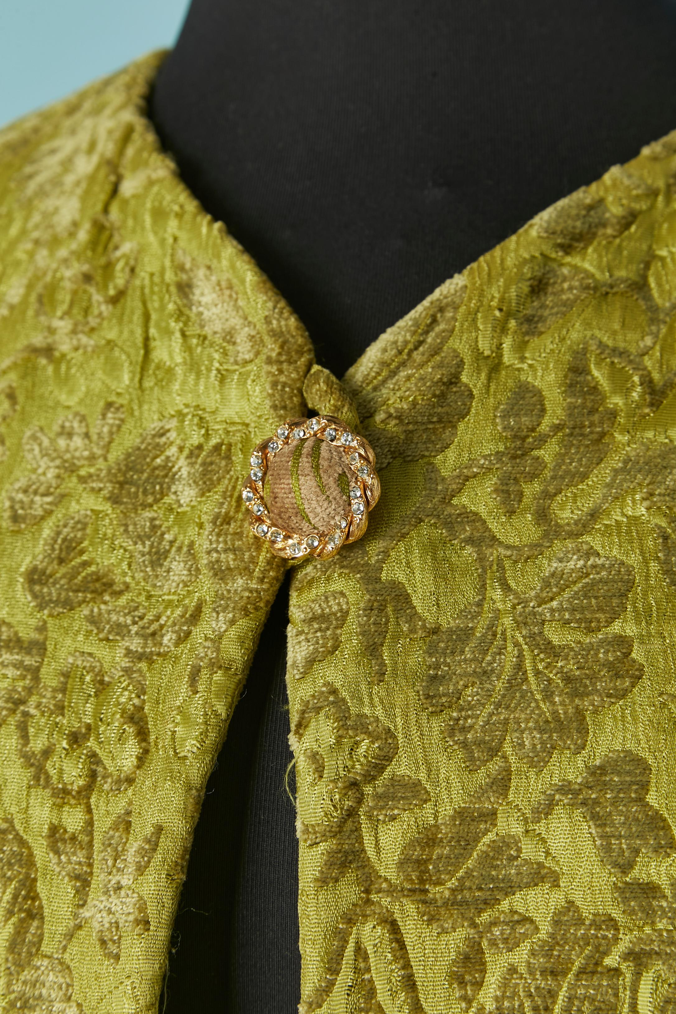 Vest and trouser in damask velvet ensemble. Velvet composition: 54% rayon, 30% silk, 16% cotton. Silk lining. 
One button and buttonhole closure on the top middle front. Split on both side. 
SIZE of the vest : 42 (Fr) M/L 
SIZE  of the trouser : 36