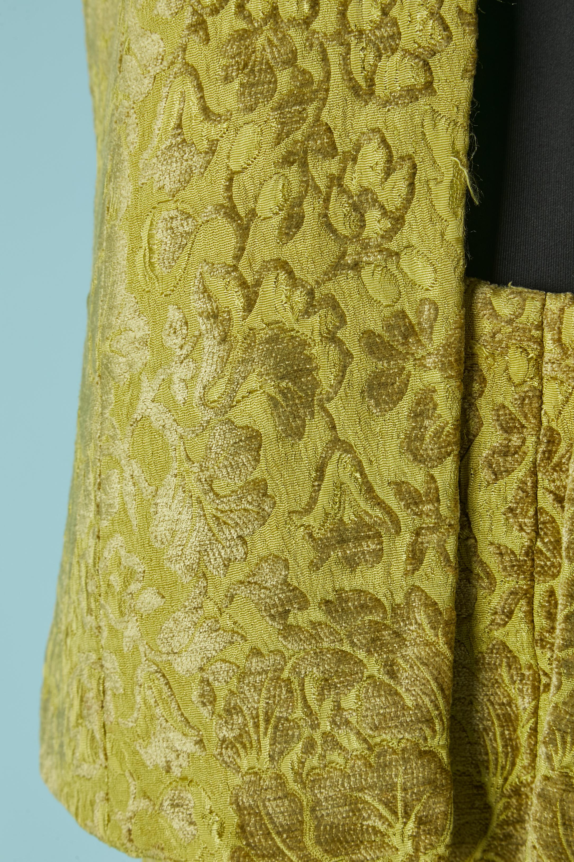 Vest and trouser in damask velvet ensemble PIERRE BALMAIN IVOIRE Circa 1970's In Fair Condition For Sale In Saint-Ouen-Sur-Seine, FR