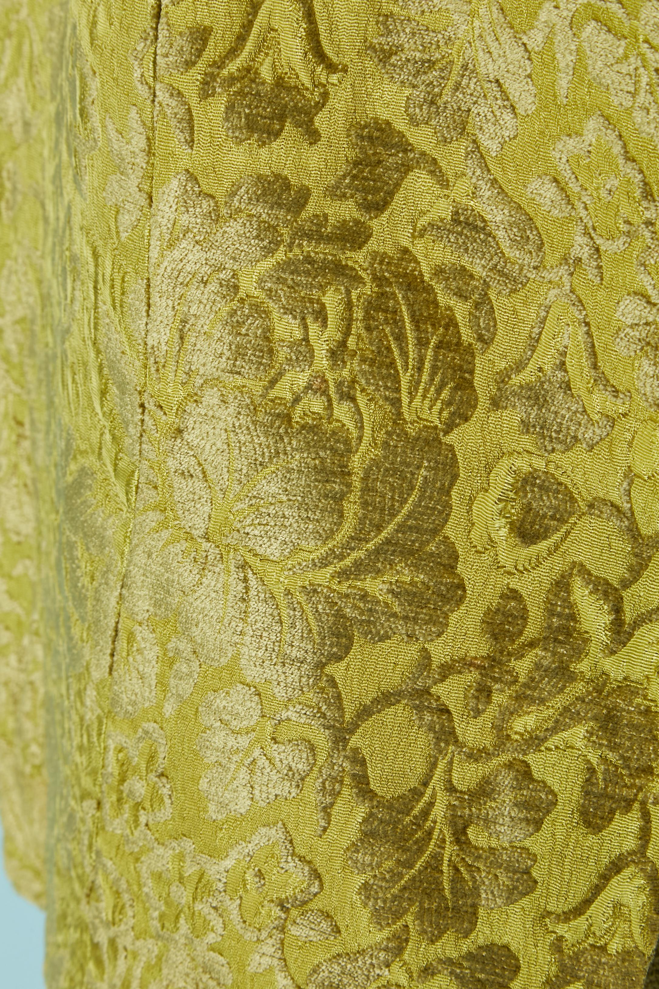 Vest and trouser in damask velvet ensemble PIERRE BALMAIN IVOIRE Circa 1970's For Sale 3