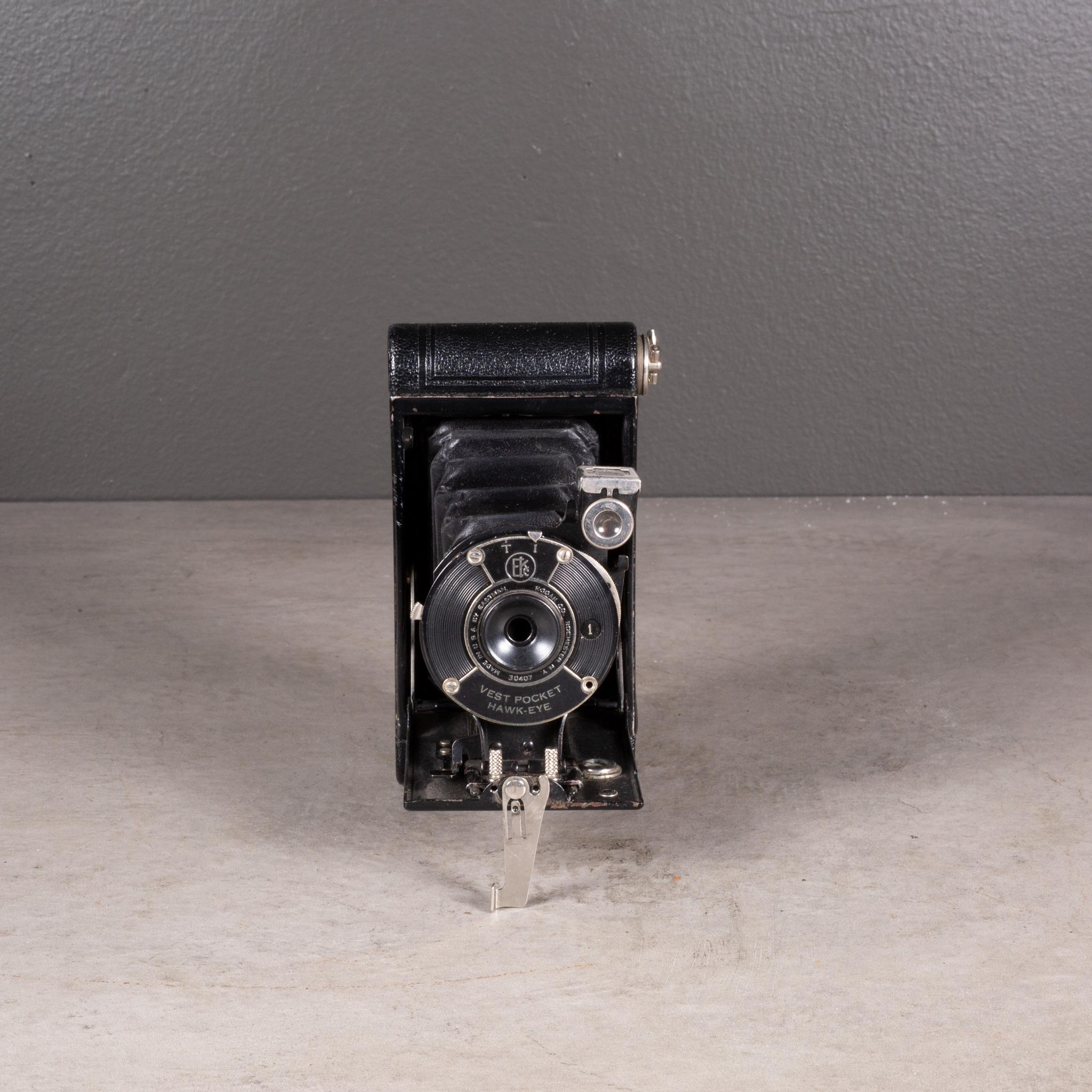 Industriel Écran Hawkeye Folding Camera Vest Pocket c.1924-1935 en vente