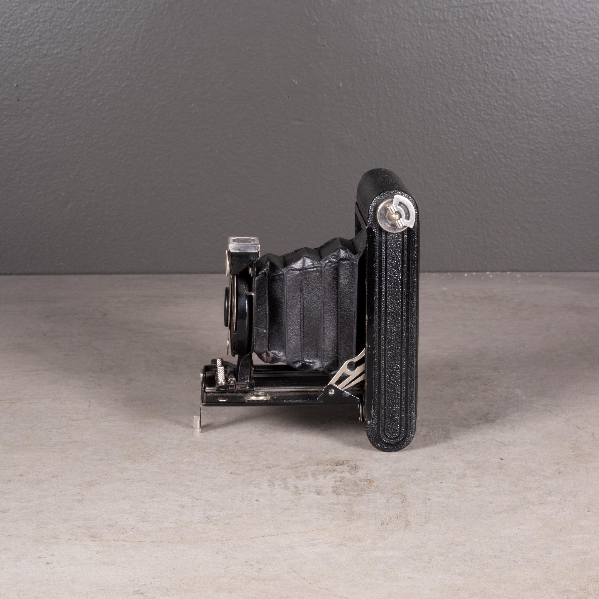 Vest Pocket Hawkeye Folding Camera c.1924-1935 In Good Condition For Sale In San Francisco, CA